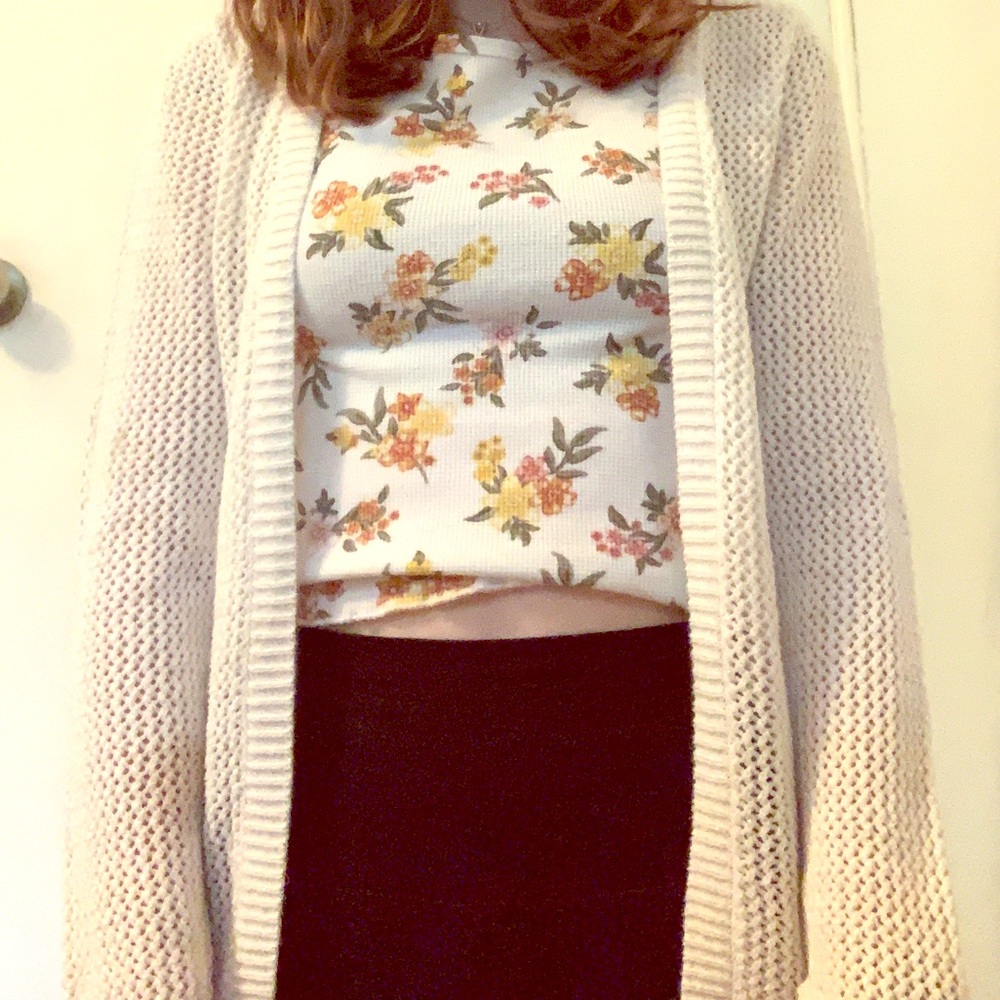 WHITE CARDIGAN MODERATE CONDITION